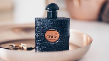 YVES SAINT LAURENT Black Opium Eau de Parfum