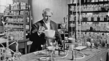 الحياة العملية لتوماس أديسون