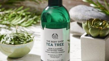 ذا بادي شوب تي تري سكين كليرينج تونر / Tea Tree Skin Clearing Mattifying Toner