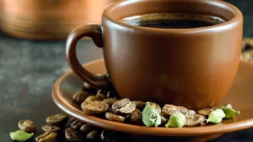 طريقة عمل القهوة بالحبهان