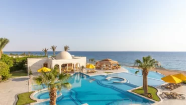 فندق ومنتجع إيبروي The Oberoi Beach Resort