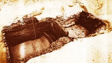 مقبرة الملك مينا