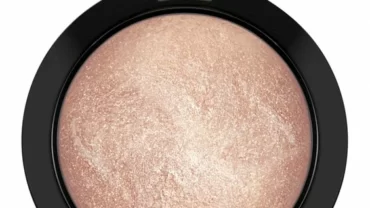 هايلايتر ماك / MAC SKIN FINISH SOFT & GENTEL