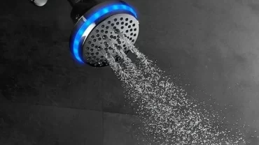 الاستحمام والبعد عن الإضاءة الساطعة