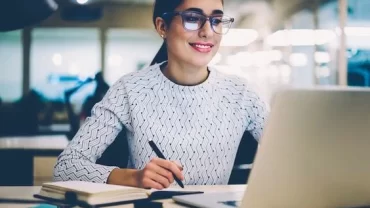 التدريس عبر الإنترنت