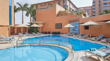 حمام سباحة هوليداي إن المعادي Holiday INN