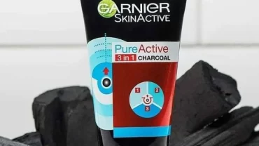 غسول غارنية بالفحم النشط/ GARNIER Pure active 3 in 1 charcoal